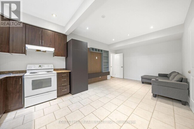 property at 106 Nipigon Ave