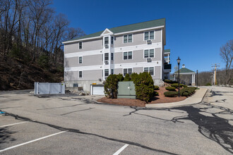 Stone Terrace Condominium in Manchester, NH - Building Photo - Building Photo