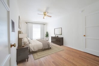 729 Gayley Ave, Unit 301 in Los Angeles, CA - Building Photo - Building Photo