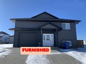 8420-B-8481 81 St in Fort St John, BC - Building Photo