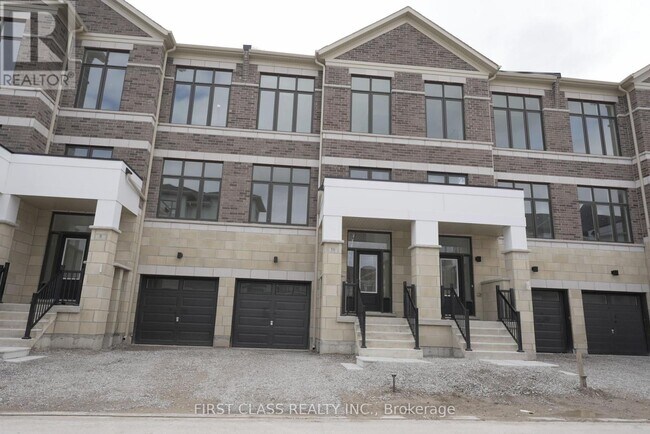10 George Bales Ln in Richmond Hill, ON - Building Photo - Building Photo