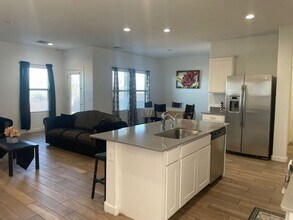 3598 N Kellen Cyn Ct in Tucson, AZ - Building Photo - Building Photo