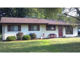 417 Lincolnshire Dr in Cranberry Township, PA - Building Photo
