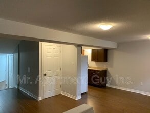 122 Ironwood Crescent in Hamilton, ON - Building Photo - Building Photo