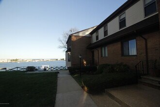 200 Portland Rd-Unit -B9 in Highlands, NJ - Building Photo - Building Photo