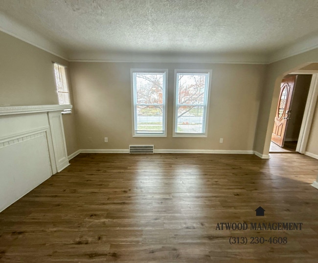 This beautifully updated 3-bedroom, 1.5-bath single-family home is ready for move-in! in Detroit, MI - Building Photo - Building Photo