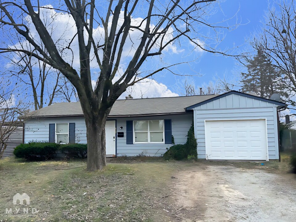 8725 Balboa Ct in Indianapolis, IN - Building Photo