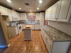 16438 Vasquez Canyon Rd in Canyon Country, CA - Building Photo - Building Photo