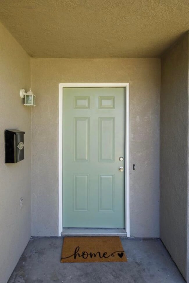 210 Cordova Ln in Stockton, CA - Building Photo - Building Photo