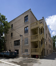 2537 N Sawyer Ave in Chicago, IL - Building Photo - Building Photo