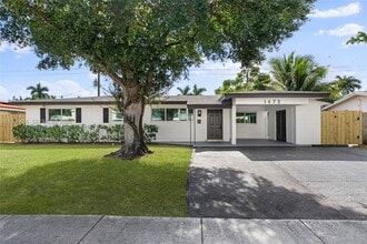 1472 NE 62nd St in Fort Lauderdale, FL - Building Photo - Building Photo