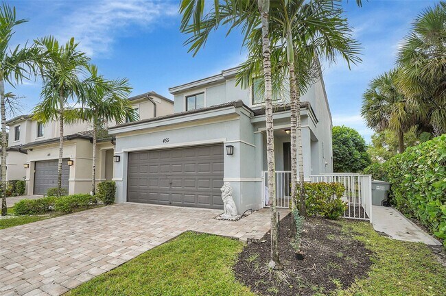 455 NW 33rd Ln in Pompano Beach, FL - Foto de edificio - Building Photo