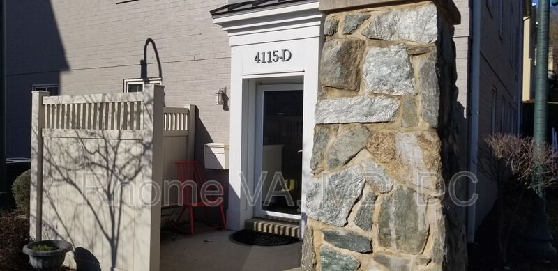 4115 D S Four Mile Run Dr in Arlington, VA - Building Photo
