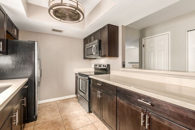 850 S River Dr in Tempe, AZ - Foto de edificio - Building Photo