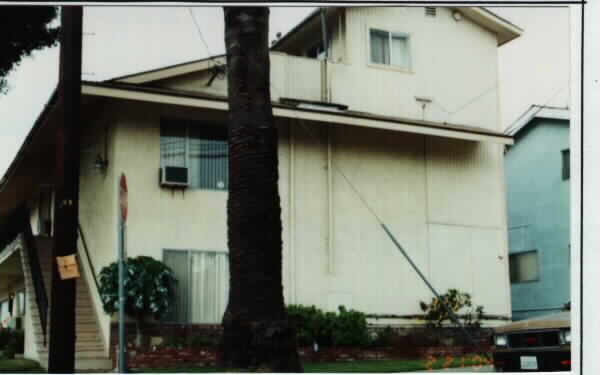 3531 E Wilton St in Long Beach, CA - Foto de edificio - Building Photo