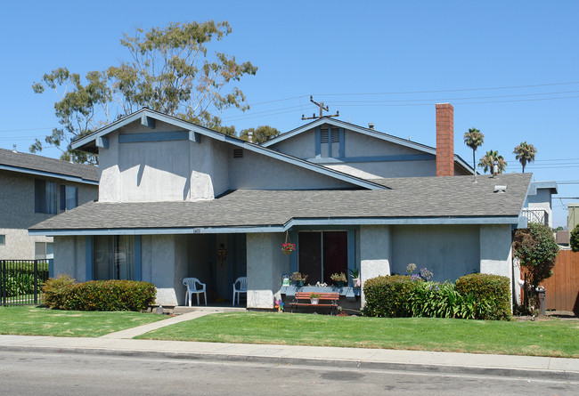 1401 W Devonshire Dr in Oxnard, CA - Building Photo - Building Photo