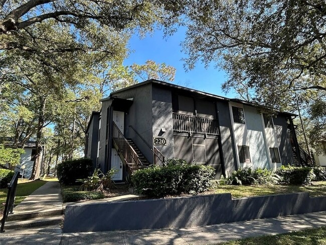 property at 220 Riverbend Dr