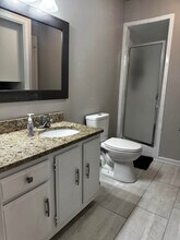 6646 E Lovers Ln, Unit 805 in Dallas, TX - Foto de edificio - Building Photo