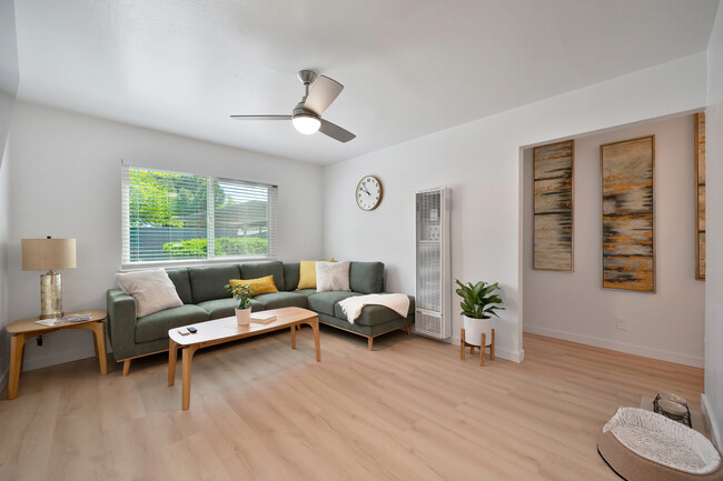The Grove in Orangevale, CA - Building Photo - Building Photo
