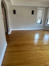 8009 S Phillips Ave, Unit 2 in Chicago, IL - Building Photo - Building Photo