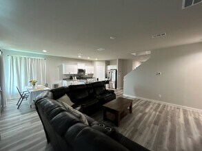 6215 Liam St in Odessa, TX - Foto de edificio - Building Photo