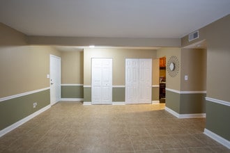 Eagle Trace in Greenville, SC - Building Photo - Interior Photo