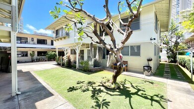 2319 Fern St-Unit -A in Honolulu, HI - Building Photo - Building Photo