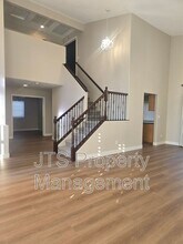 6421 Noble House Ct in Elk Grove, CA - Foto de edificio - Building Photo