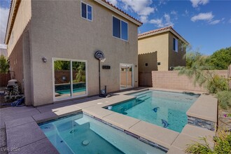 8412 Golden Amber St in Las Vegas, NV - Building Photo - Building Photo