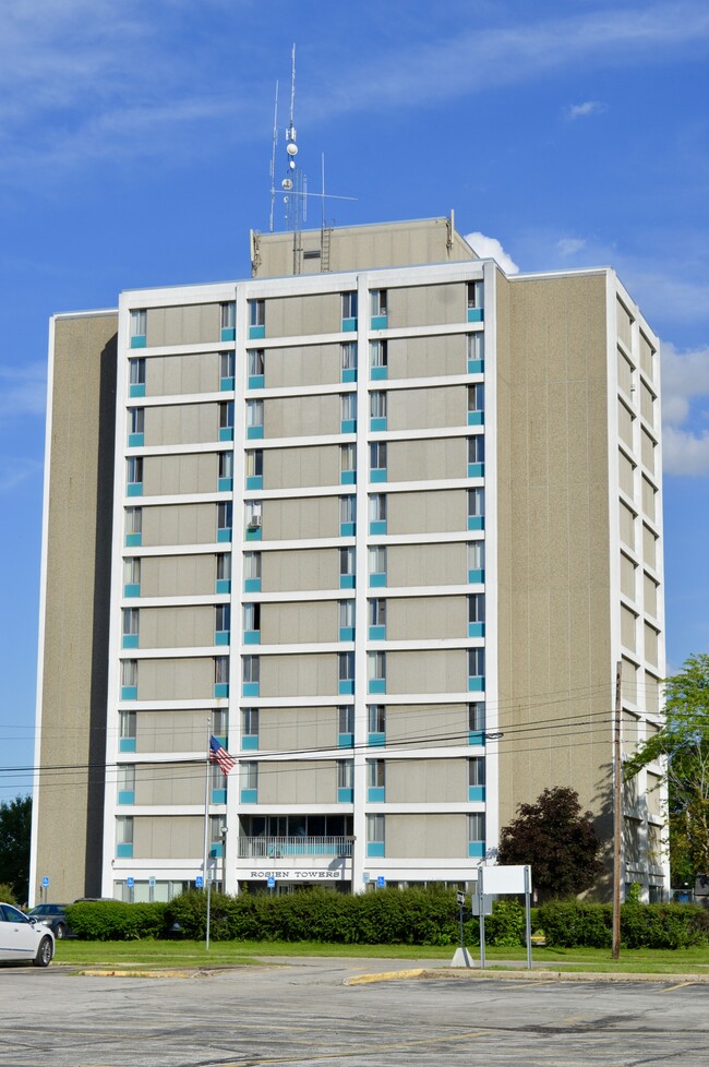 Rosien Towers in Saginaw, MI - Building Photo - Building Photo