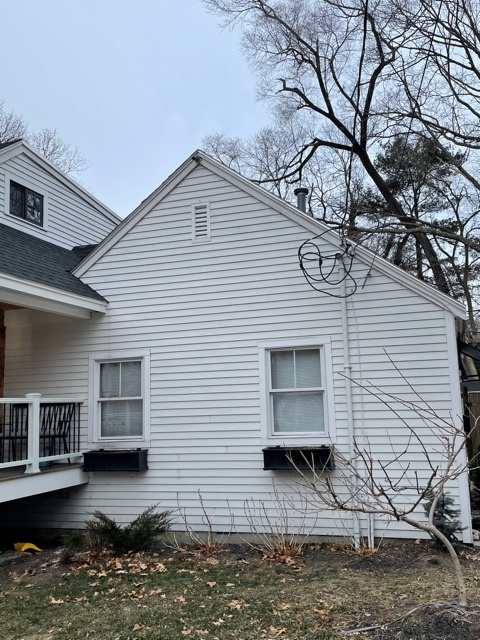 24 Chestnut St in Hamilton, MA - Building Photo