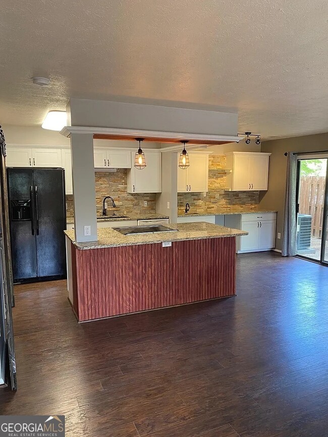 275 Twiggs Cor in Peachtree City, GA - Building Photo - Building Photo