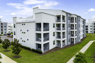 Purple Chair Condo at Storey Lake Resort in Kissimmee, FL - Building Photo - Building Photo