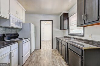 2006 Pine Hill Dr in Macon, GA - Building Photo - Building Photo