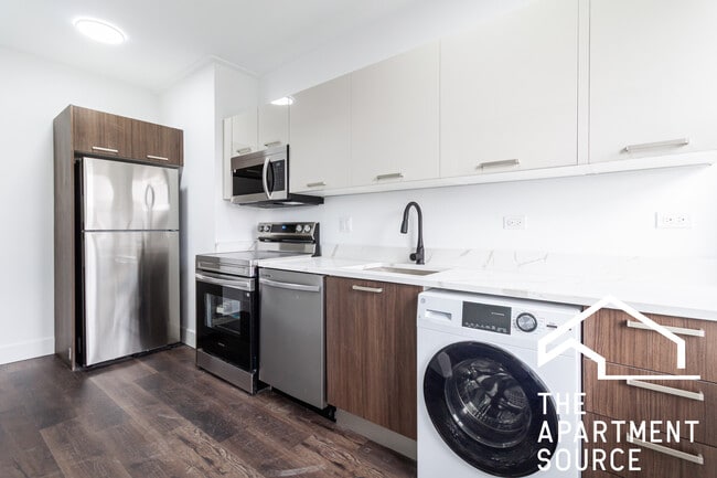 property at 1555 W Hollywood Ave