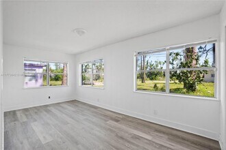 5112 La Salle St in Fort Pierce, FL - Building Photo - Building Photo