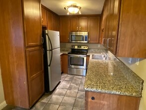 855 E Lexington Ave in El Cajon, CA - Building Photo - Building Photo