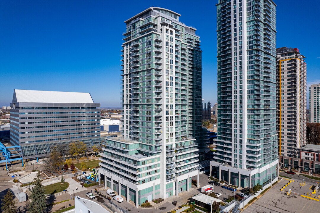 60 Town Centre Ct in Toronto, ON - Building Photo