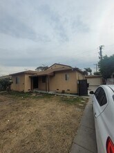 4620 Tweedy Blvd, Unit A in South Gate, CA - Foto de edificio - Building Photo