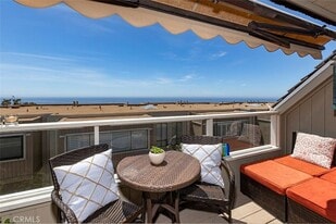 21771 Ocean Vista Dr in Laguna Beach, CA - Building Photo