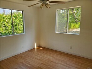 23041 Erwin St in Los Angeles, CA - Building Photo - Building Photo