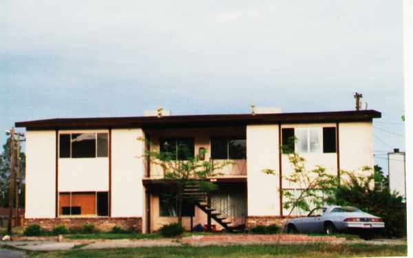 1221 McKinley Dr in Roseville, CA - Building Photo