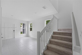 124 SW 184th Way in Pembroke Pines, FL - Building Photo - Building Photo