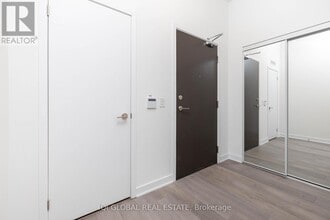 10 Honeycrisp Cres in Vaughan, ON - Building Photo - Building Photo