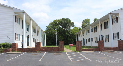 Rockcreek Apartments in Bowling Green, KY - Building Photo - Building Photo