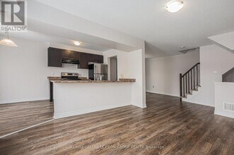 116 Sunshine Crescent in Ottawa, ON - Building Photo - Building Photo