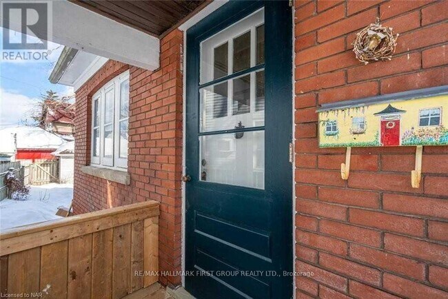 4697 McDougall Crescent in Niagara Falls, ON - Building Photo - Building Photo