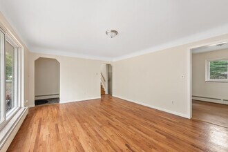 46254 Custer Ave in Utica, MI - Building Photo - Building Photo