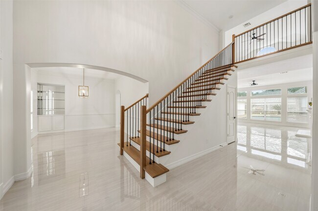 5622 Lake Pl Dr in Houston, TX - Building Photo - Building Photo