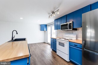 6575 Dovecote Dr in Columbia, MD - Foto de edificio - Building Photo